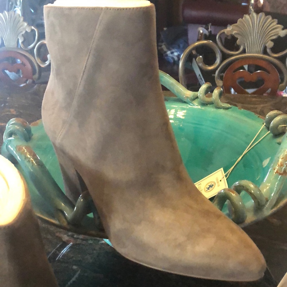 NWT GENUINE SUEDE 9 WEST BOOTIES